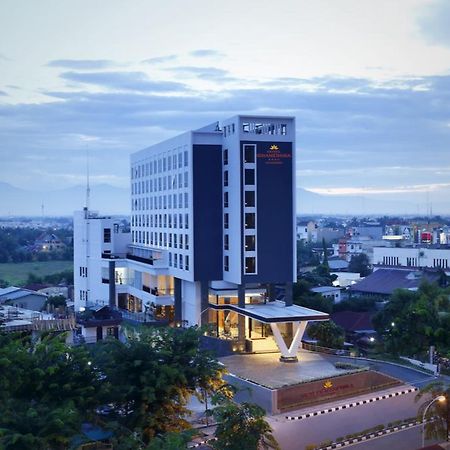 Hotel Grandhika Setiabudi Медан Екстер'єр фото