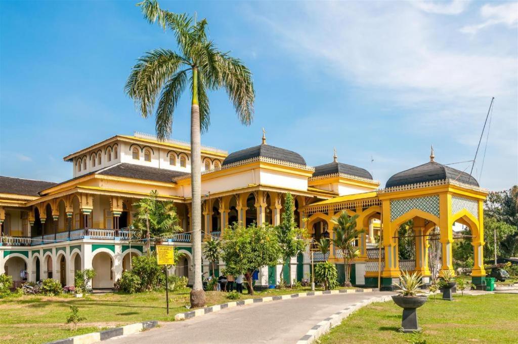 Hotel Grandhika Setiabudi Медан Екстер'єр фото